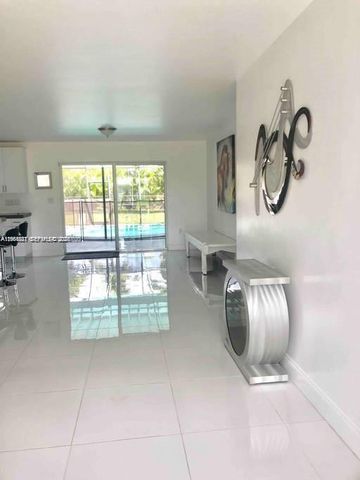 17521 SW 93rd Ave 1, Palmetto Bay, FL 33157