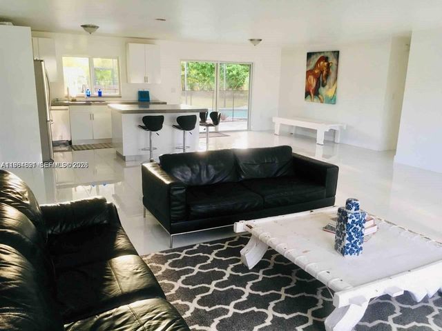 17521 SW 93rd Ave 1, Palmetto Bay, FL 33157