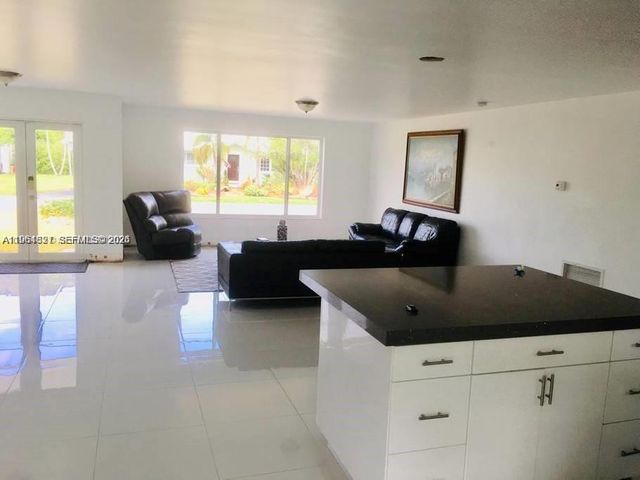 17521 SW 93rd Ave 1, Palmetto Bay, FL 33157