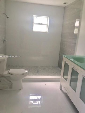 17521 SW 93rd Ave 1, Palmetto Bay, FL 33157