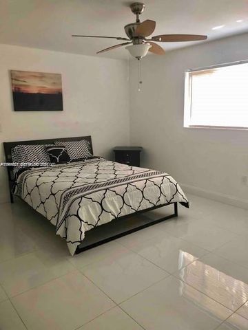 17521 SW 93rd Ave 1, Palmetto Bay, FL 33157