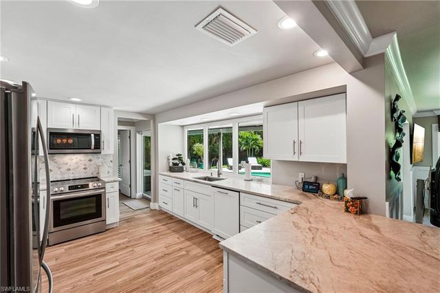 510 96th AVE N, Naples, FL 34108