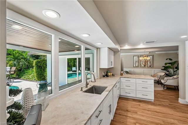 510 96th AVE N, Naples, FL 34108