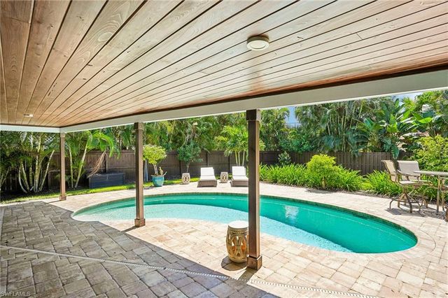 510 96th AVE N, Naples, FL 34108