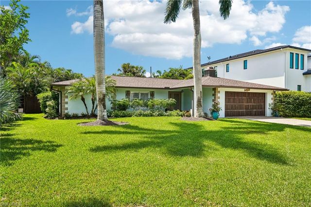 510 96th AVE N, Naples, FL 34108