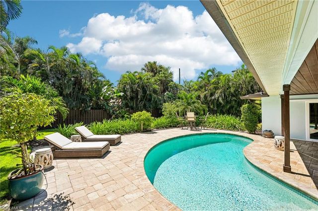 510 96th AVE N, Naples, FL 34108