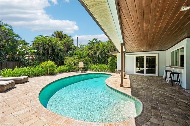 510 96th AVE N, Naples, FL 34108