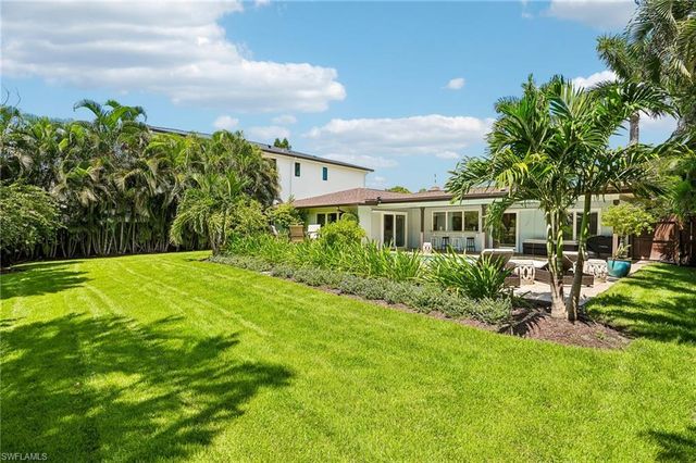 510 96th AVE N, Naples, FL 34108