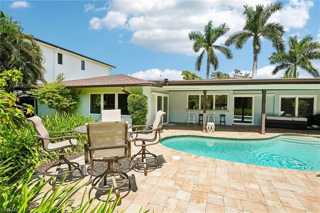510 96th AVE N, Naples, FL 34108