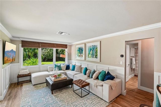 510 96th AVE N, Naples, FL 34108