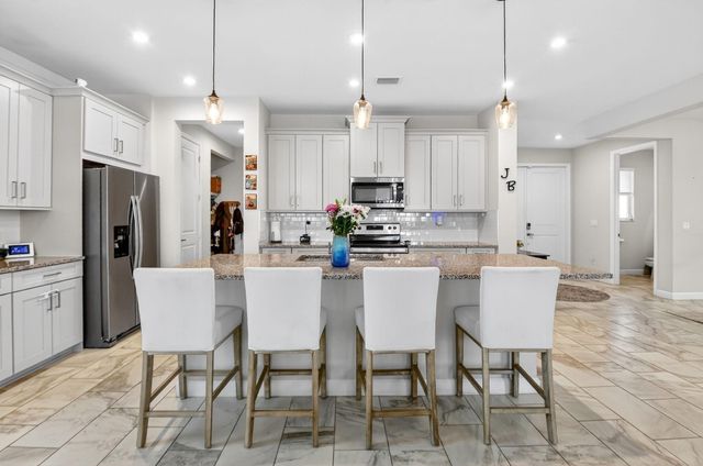 6613 Pointe Of Woods Drive, West Palm Beach, FL 33413