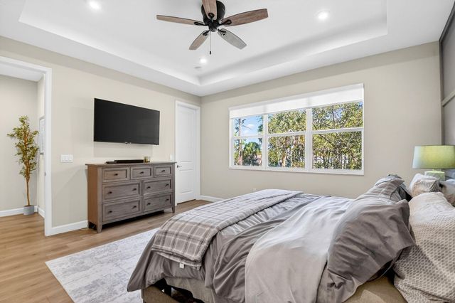 6613 Pointe Of Woods Drive, West Palm Beach, FL 33413