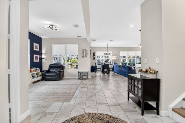 6613 Pointe Of Woods Drive, West Palm Beach, FL 33413