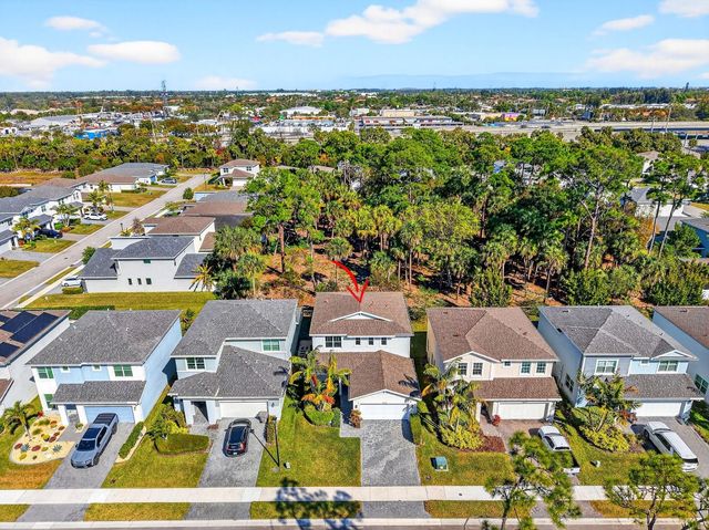 6613 Pointe Of Woods Drive, West Palm Beach, FL 33413