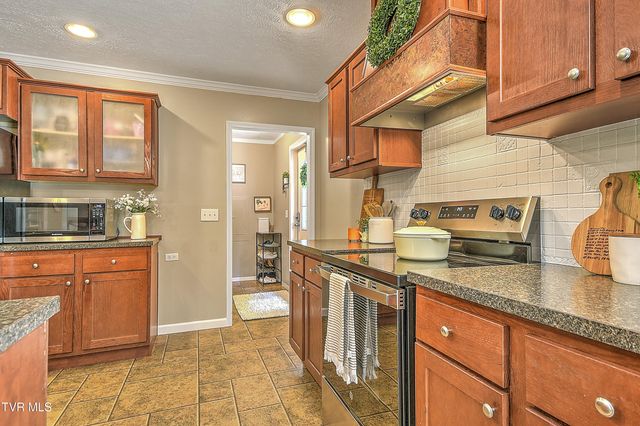 495 Deck Valley Road, Bristol, TN 37620