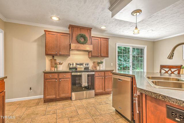 495 Deck Valley Road, Bristol, TN 37620
