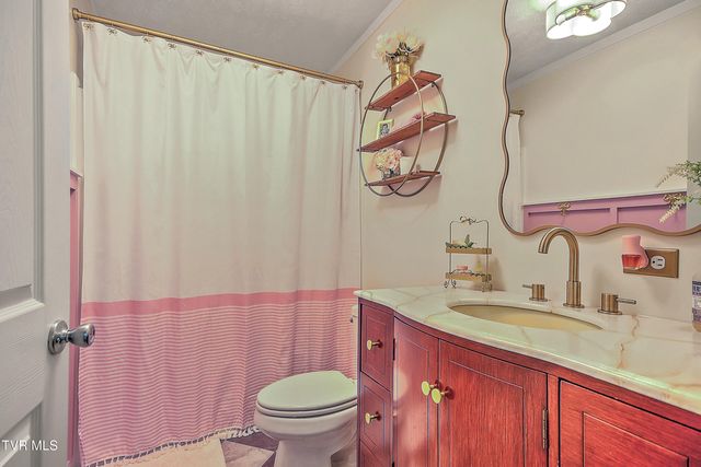 495 Deck Valley Road, Bristol, TN 37620