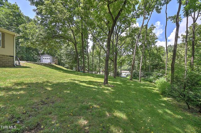 495 Deck Valley Road, Bristol, TN 37620