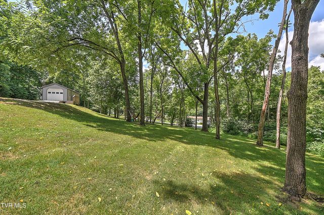 495 Deck Valley Road, Bristol, TN 37620