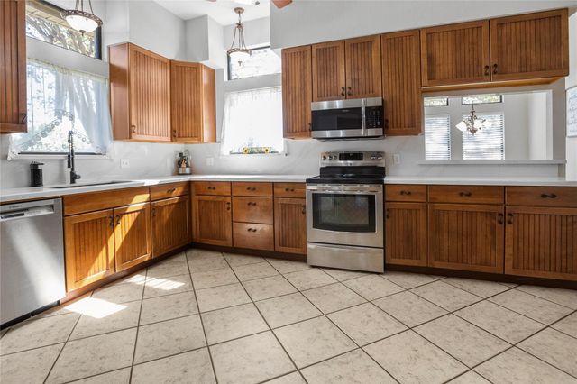 12315 Fisher Drive, Mont Belvieu, TX 77523