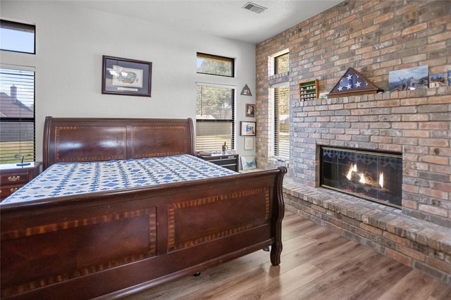 12315 Fisher Drive, Mont Belvieu, TX 77523