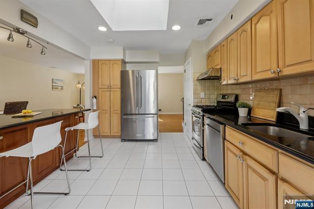 267 Pershing Avenue, Ridgewood, NJ 07450