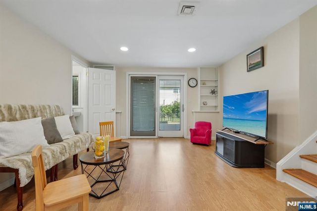 267 Pershing Avenue, Ridgewood, NJ 07450