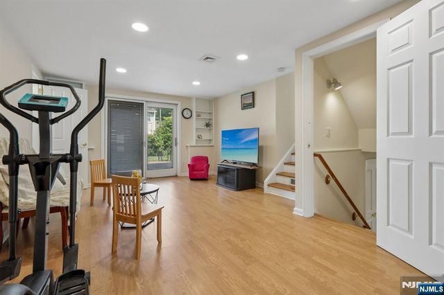 267 Pershing Avenue, Ridgewood, NJ 07450