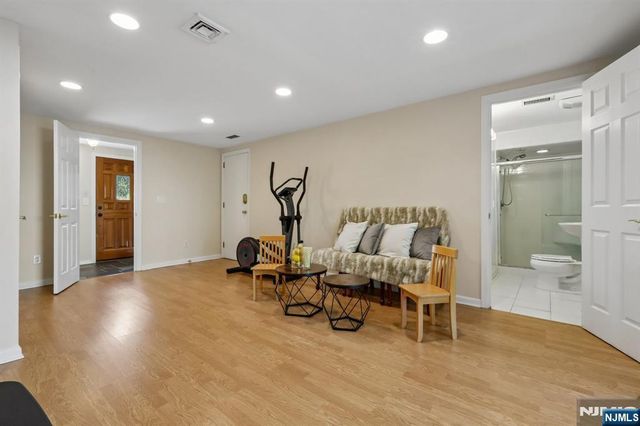 267 Pershing Avenue, Ridgewood, NJ 07450