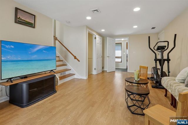 267 Pershing Avenue, Ridgewood, NJ 07450