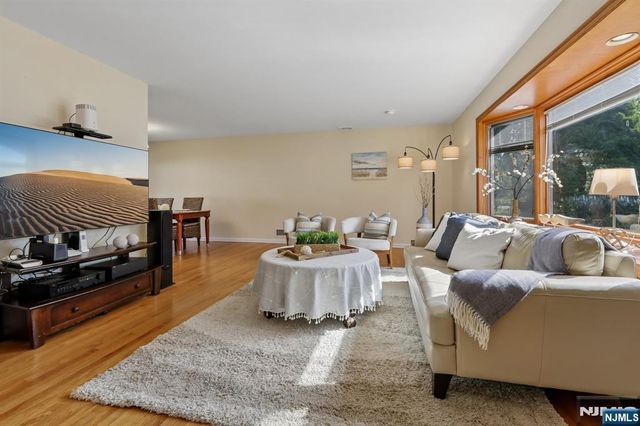 267 Pershing Avenue, Ridgewood, NJ 07450