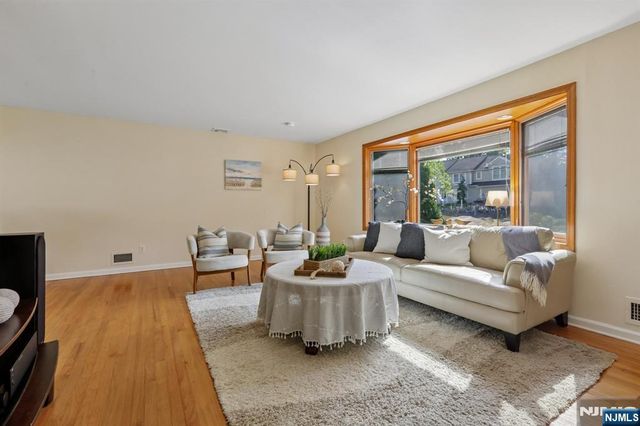 267 Pershing Avenue, Ridgewood, NJ 07450