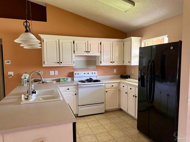 5582 Berrybrook Cr, Pace, FL 32571