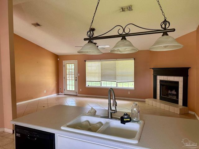 5582 Berrybrook Cr, Pace, FL 32571