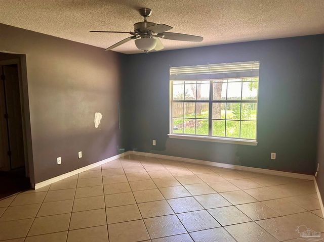 5582 Berrybrook Cr, Pace, FL 32571