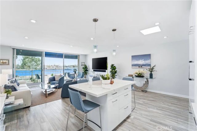 383 Bay Shore Avenue 407, Long Beach, CA 90803