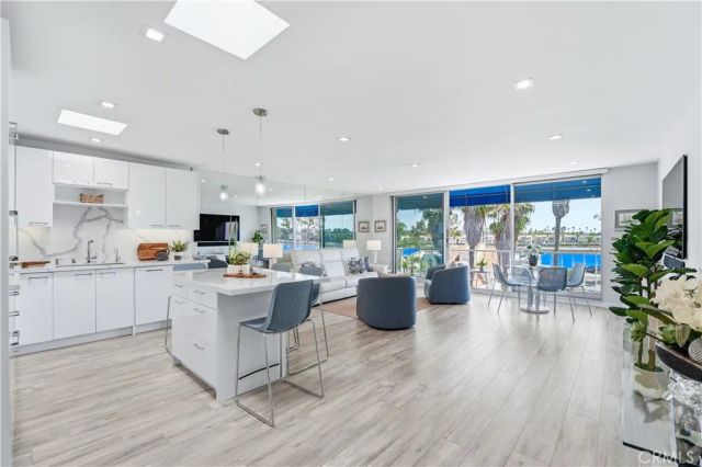383 Bay Shore Avenue 407, Long Beach, CA 90803