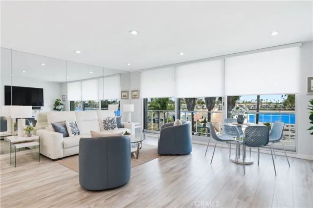 383 Bay Shore Avenue 407, Long Beach, CA 90803