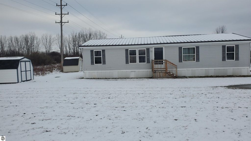 Image 17 of property listing at 2770 S Ivy Lane LOT 143, Mt Pleasant, MI 48858