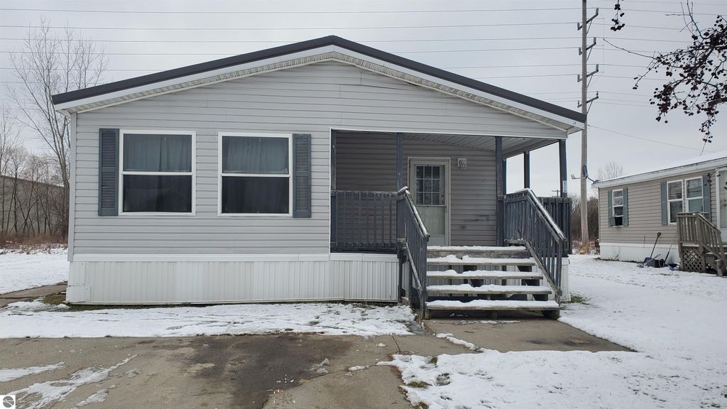 Image 19 of property listing at 2770 S Ivy Lane LOT 143, Mt Pleasant, MI 48858