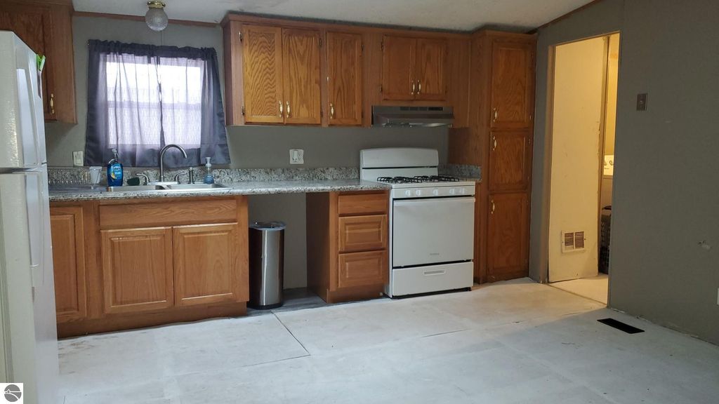 Image 2 of property listing at 2770 S Ivy Lane LOT 143, Mt Pleasant, MI 48858