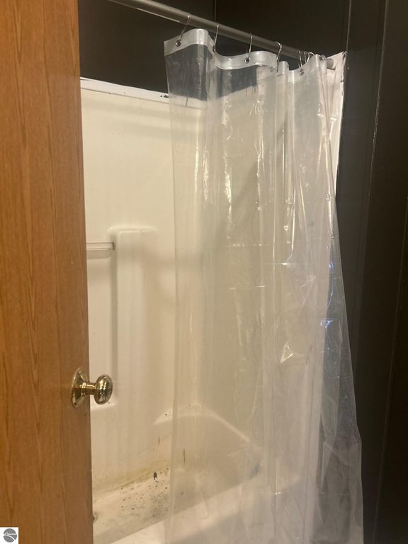 Image 9 of property listing at 2770 S Ivy Lane LOT 143, Mt Pleasant, MI 48858