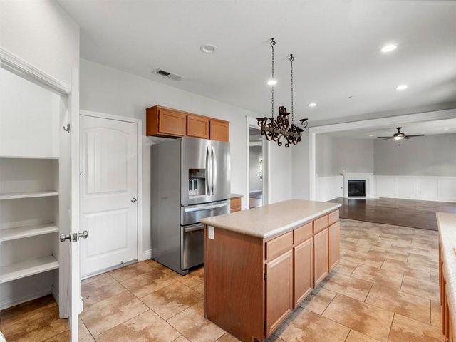 588 Dana Lane, Escondido, CA 92027