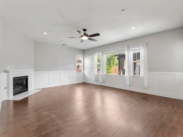 588 Dana Lane, Escondido, CA 92027