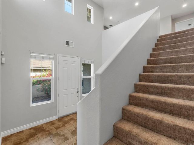 588 Dana Lane, Escondido, CA 92027