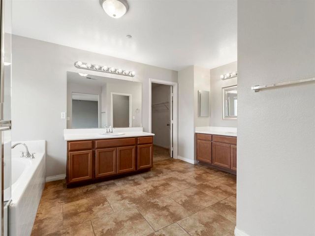 588 Dana Lane, Escondido, CA 92027