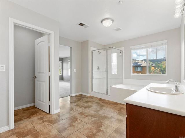 588 Dana Lane, Escondido, CA 92027