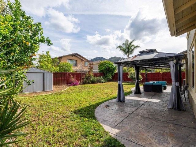 588 Dana Lane, Escondido, CA 92027