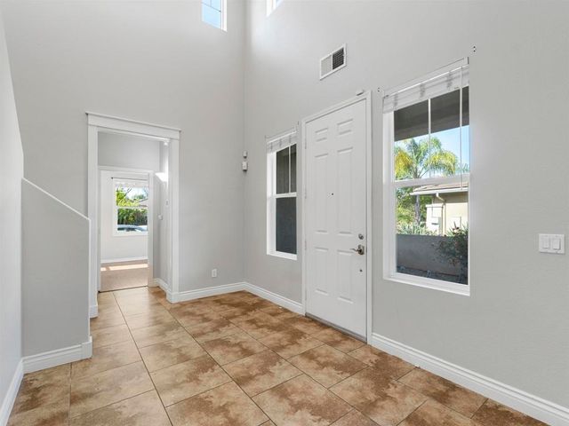 588 Dana Lane, Escondido, CA 92027