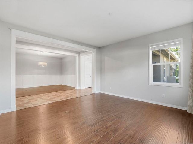 588 Dana Lane, Escondido, CA 92027